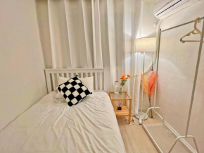 Hongdae OYO Stay, Free luggage keeping, Hongdae Station Green line and Airport train